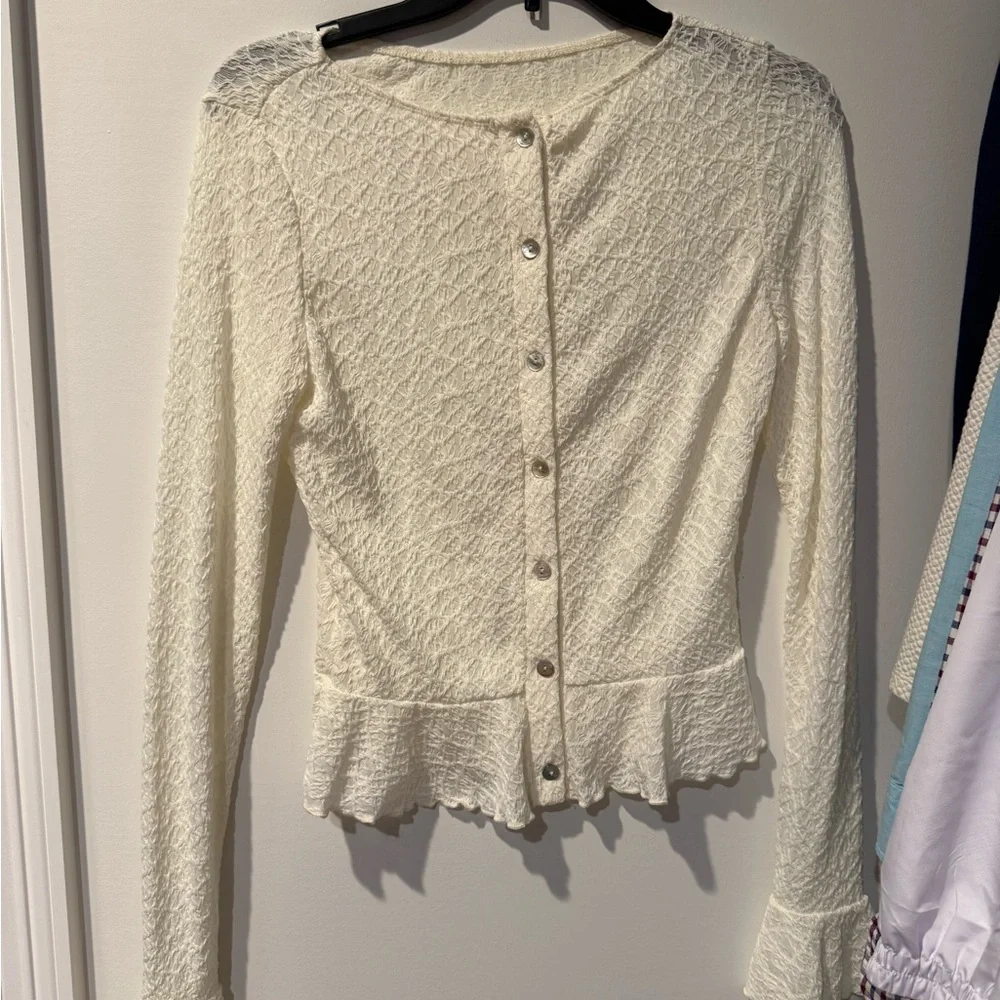Ivory Lace Button-Up Peplum Top - Picture 2 of 2
